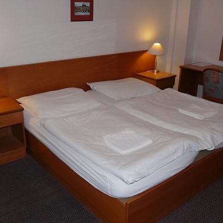Cmc Residence & Conference Inn Čelákovice Dış mekan fotoğraf